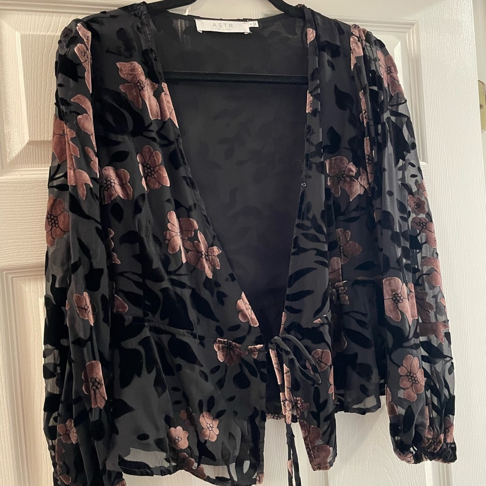 ASTR wrap top